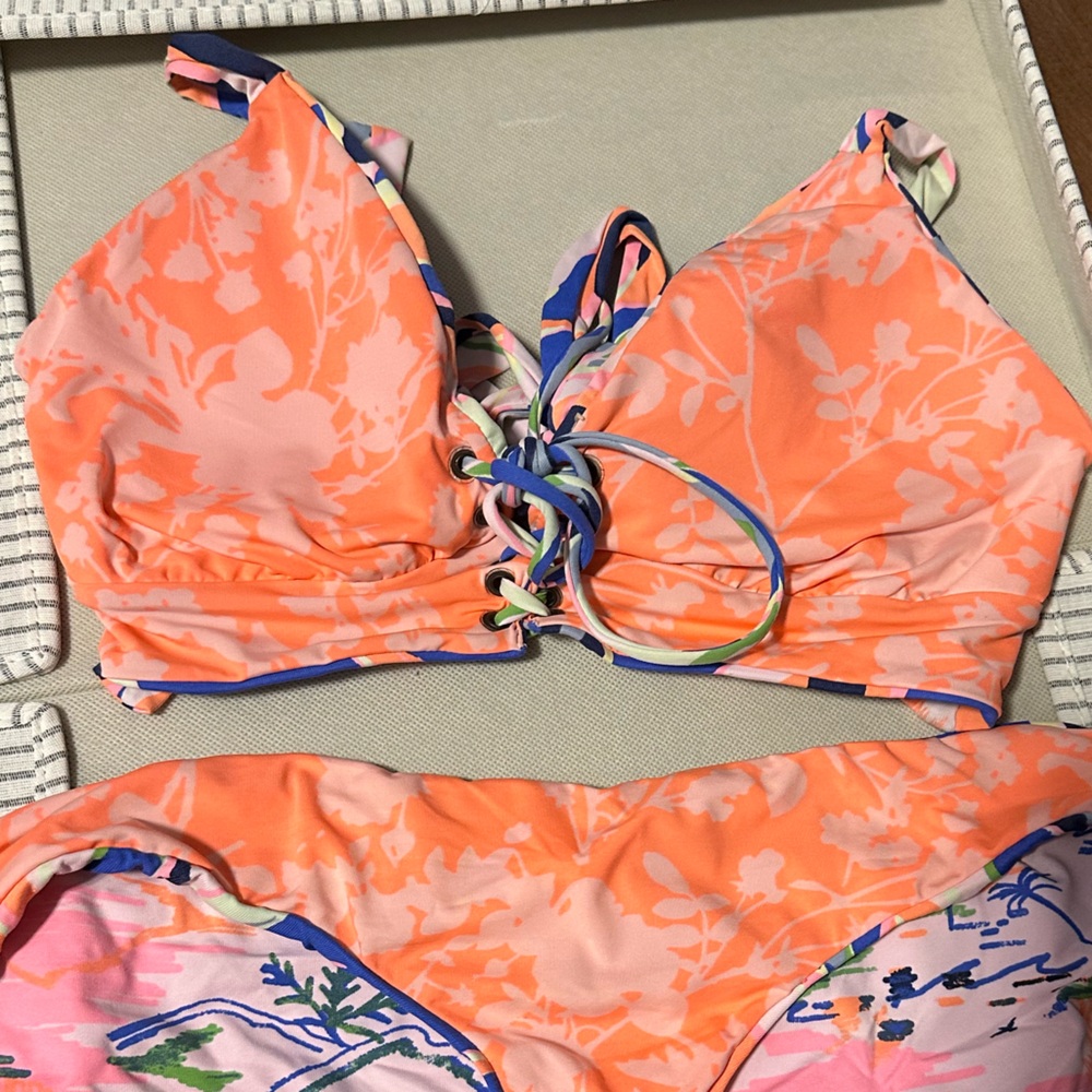 *EUC*Sz XL*D CUP*Maaji* TOP Only